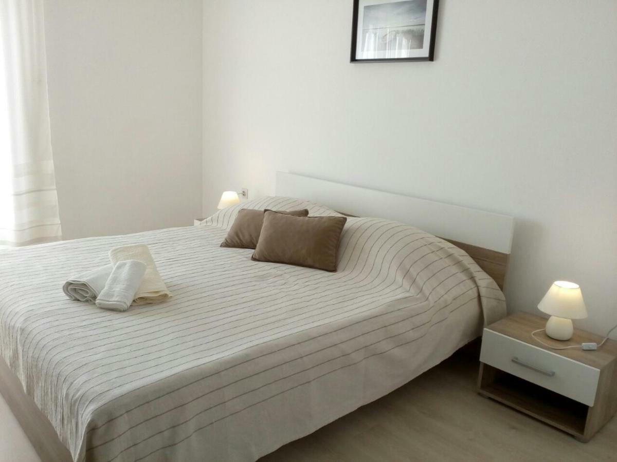 Apartman Knapic Koromačno Eksteriør billede