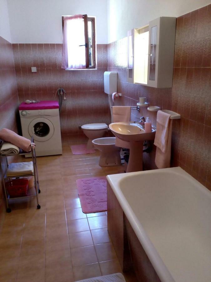 Apartman Knapic Koromačno Eksteriør billede